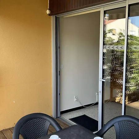 Appartement T2 équipé, 4 Couchages, Proche Et Centre - Parking Privé, - Fr-1-250-102 *