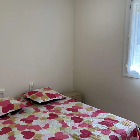 T2 équipé, 4 Couchages, Proche Et Centre - Parking Privé, - Fr-1-250-102 *