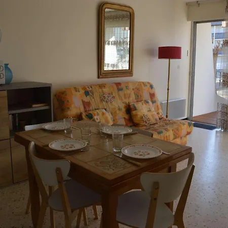 T2 Equipe, 4 Couchages, Proche Et Centre - Parking Prive, - Fr-1-250-102 * Le Grau-du-Roi